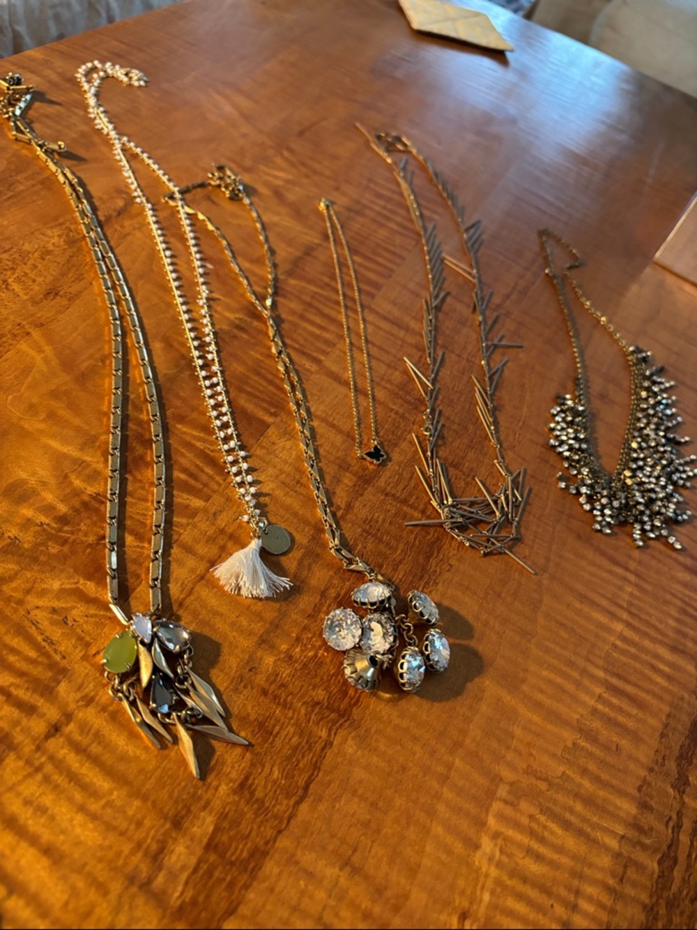 6 gold-toned necklaces